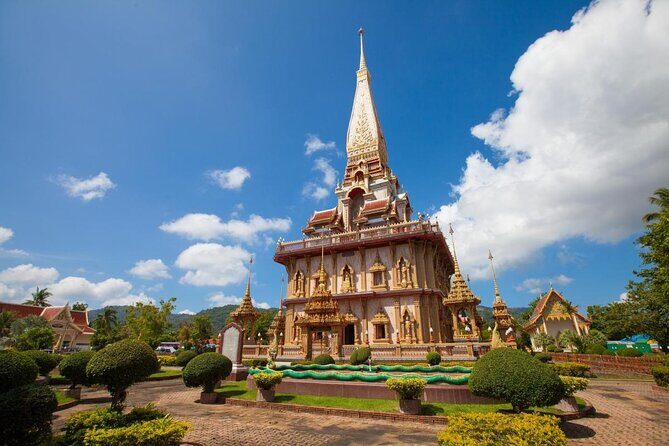 Private Morning eremony in Wat Chalong (Chaithararam Temple) - Key Points