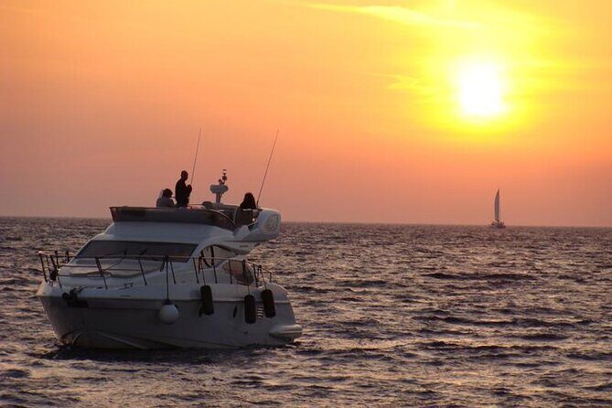 Private Motor Yacht Cruise with BBQ, Open Bar & Transfers - Who Is This Tour Best For?