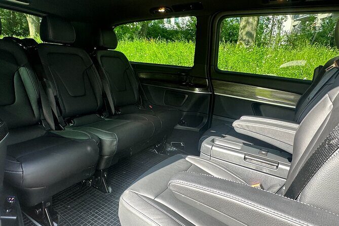 PRIVATE MPV TRANSFER FROM/TO BRUSSELS AIRPORT (Max 6 pax) ONE-WAY - The Experience: What To Expect