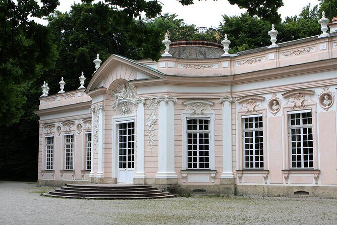 Private Munich Old Town and Nymphenburg Castle with Meal - Magnificent Nymphenburg Palace