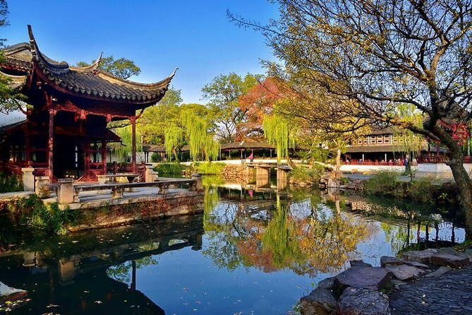 Private Muslim Day Trip To Suzhou & Tongli Water Town From Shanghai - Visiting the Taipingfang Mosque: A Slice of Islamic Heritage