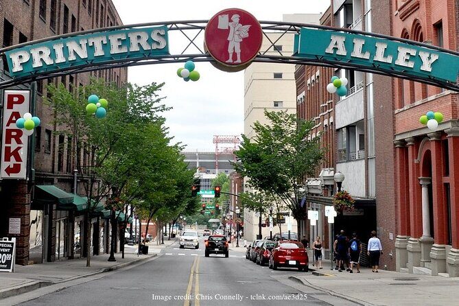 Private Nashville Walking Tour with Johnny Cash Museum Admission - Exploring Nashville Through Its Landmarks