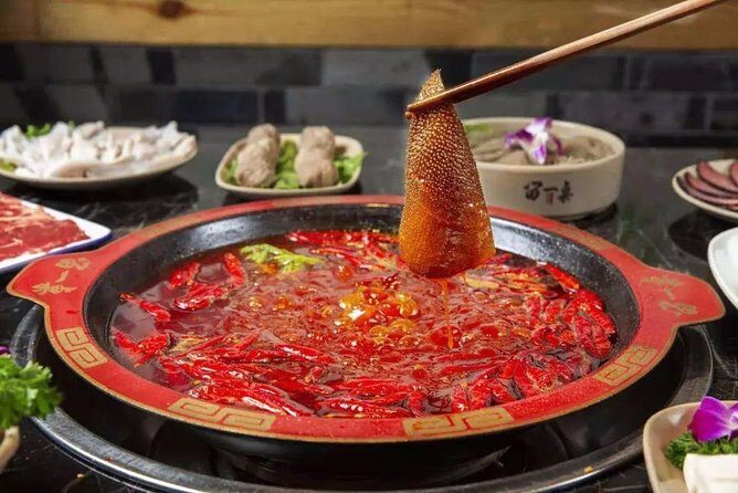 Private Night Tour: Chengdu Illuminated with Hot Pot Dinner - Key Points