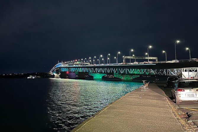 Private Night Tour of Auckland, Sky Tower Bar, Bridge & Museum - Stop 4: SkyBar (30 minutes)