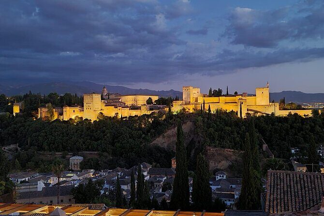 Private Night Tour of the Alhambra in Granada (includes tickets) - Who Should Book This Tour?