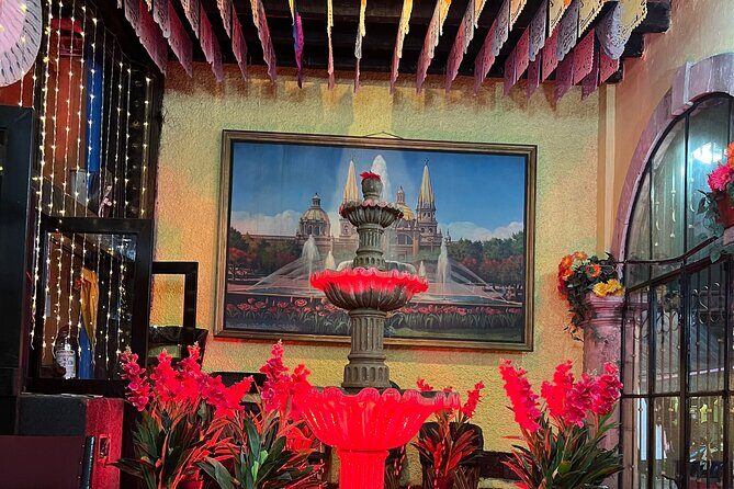 Private Night Tour of the Historic Center and Plaza Garibaldi - Authenticity and the Real Mexico City Nightlife