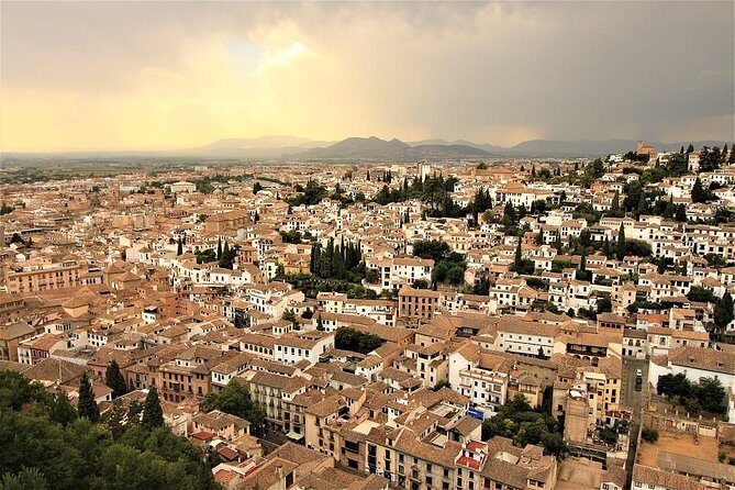 Private official tour guide for visit to Alhambra in Granada from Cordoba Hotel - The Experience: What to Expect on This Alhambra Tour