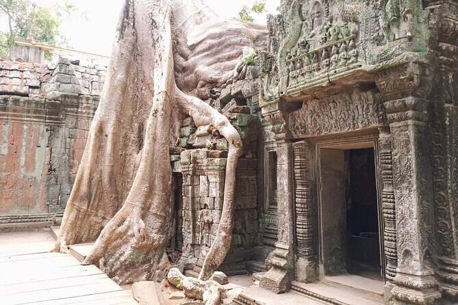 Private One Day Trip to Explore Angkor Temples - Stop 2: Bayon Temple