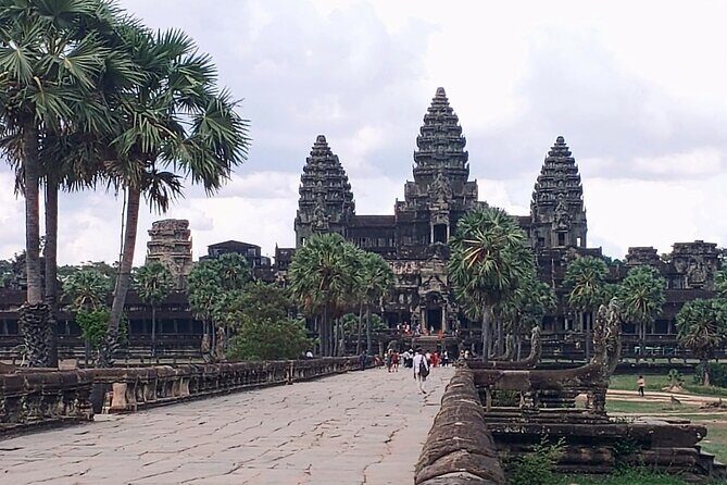 Private One Day Trip to Explore Angkor Temples - Stop 3: Baphuon Temple