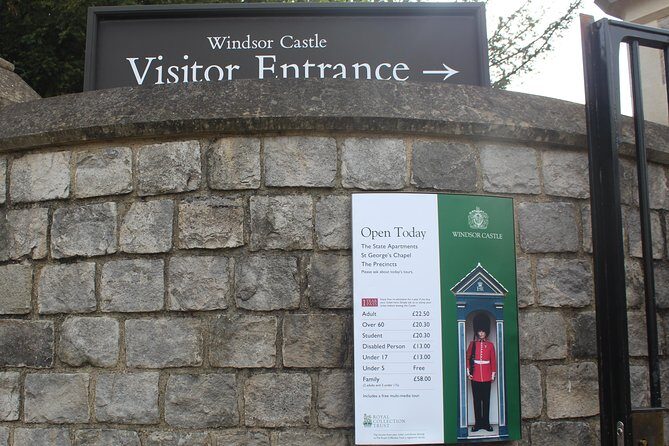 Private One Way or Round Trip Transfer : London to Windsor Castle or LEGOLAND - A Closer Look at the Transfer Experience