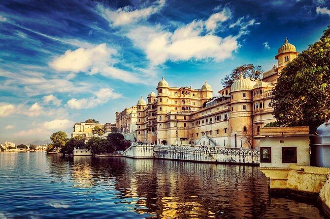 Private One Way Transfer From Pushkar To Udaipur In AC Vehicle - Key Points