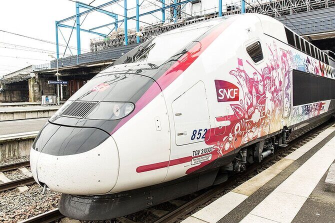 Private One Way Transfer from Railways Station to Hotel in Paris - FAQ