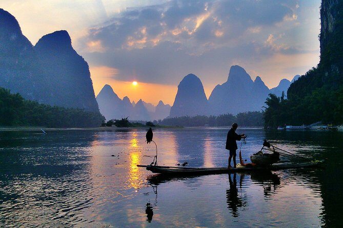 Private Overnight Guilin and Yangshuo Tour by Air from Chengdu - Accommodations and Dining