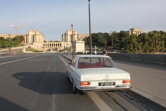 Private Paris guided Tour by classic 1970 Mercedes S Class - FAQ