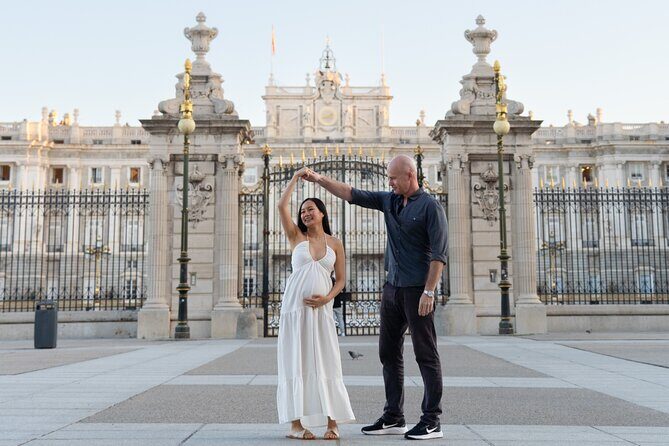 Private Photo Session Tour for Couples in Madrid - What’s Included and What’s Not