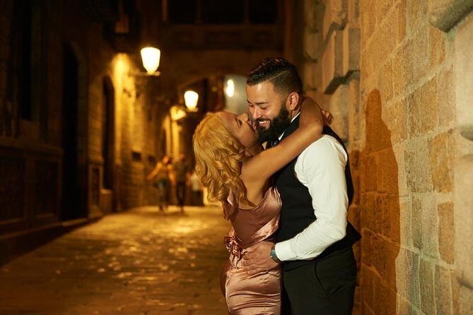 Private Photo Session with a Local Photographer in Barcelona - Authenticity and Real-Life Experiences