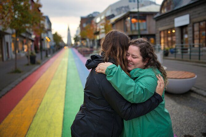 Private Photo Session with a Local Photographer in Reykjavík - FAQs