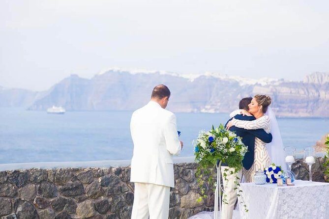 Private Photo Session with a Local Photographer in Santorini - Who Will Love This Experience?