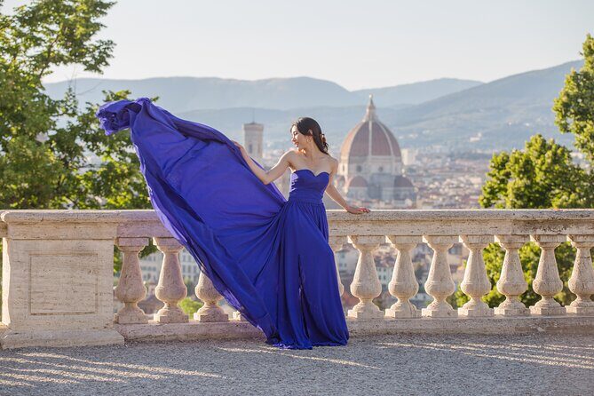 Private Photo Shooting walking Tour with a local around Florence - Key Points