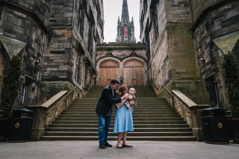 Private Photoshoot with Views of Famous Edinburgh Castle - What’s Included and What’s Not