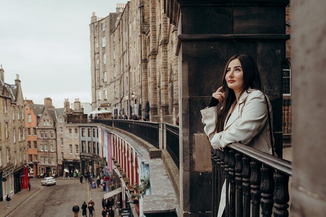 Private Photoshoot with Views of World Famous Edinburgh Castle - The Experience in Detail