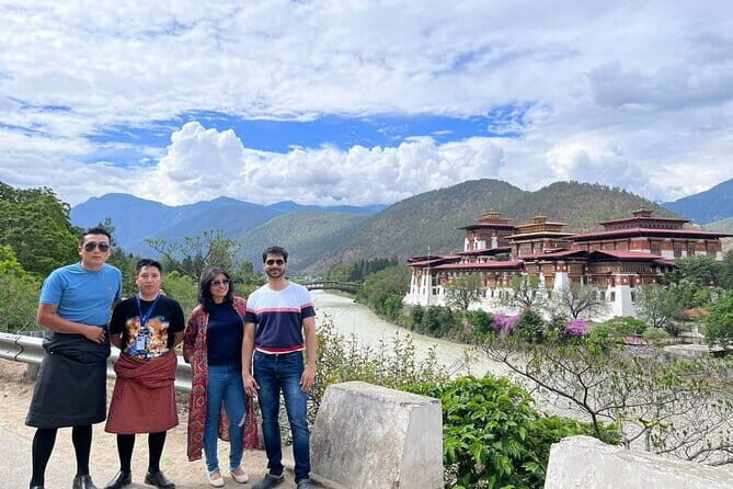 Private Phuentsholing to Thimphu 6-Days Adventure - Day 1: Welcome to Thimphu and a Taste of Bhutanese Art