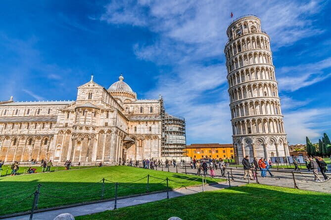Private Pisa and Lucca Wine Tour from Florence - Exploring the Itinerary in Depth