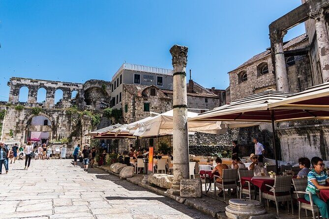 Private Point to Point transfer Dubrovnik - Split with stop in Ston - Exploring the Dubrovnik to Split Private Transfer with a Stop in Ston