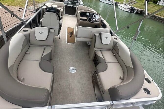 Private Pontoon Boat Rental in Kaneohe Bay - Key Points