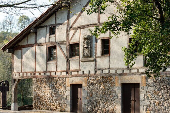 Private Premium Tour of San Sebastian and Chillida Leku Museum - Key Points