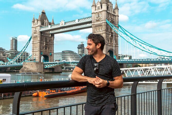 Private Professional Photoshoot Outside Tower Bridge in London - Frequently Asked Questions