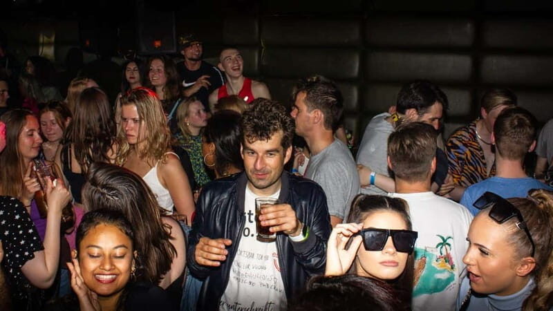 Private Pub Crawl Stockholm With VIP Entry - Starting Point and Meeting Details