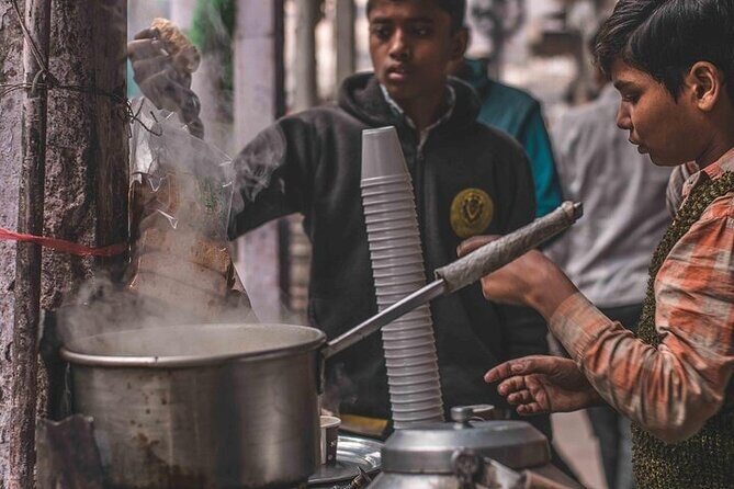 Private Rickshaw Tour of Old Delhi Heritage with Food Tasting - Khari Baoli: The Spice Market