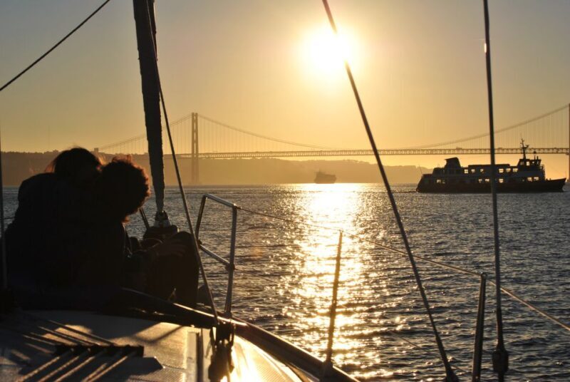 Private Romantic cruise with sparkling wine- 2-Hour- Lisbon - Final Thoughts