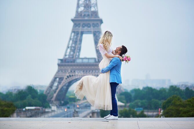 Private Romantic Photoshoot in Paris with Bouquet of Flowers - A Romantic Paris Photoshoot: An Authentic, Elegant Keepsake