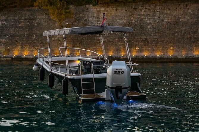 Private Romantic Sunset Cruise with Sparkling Wine and Music - Who is This Experience Best For?