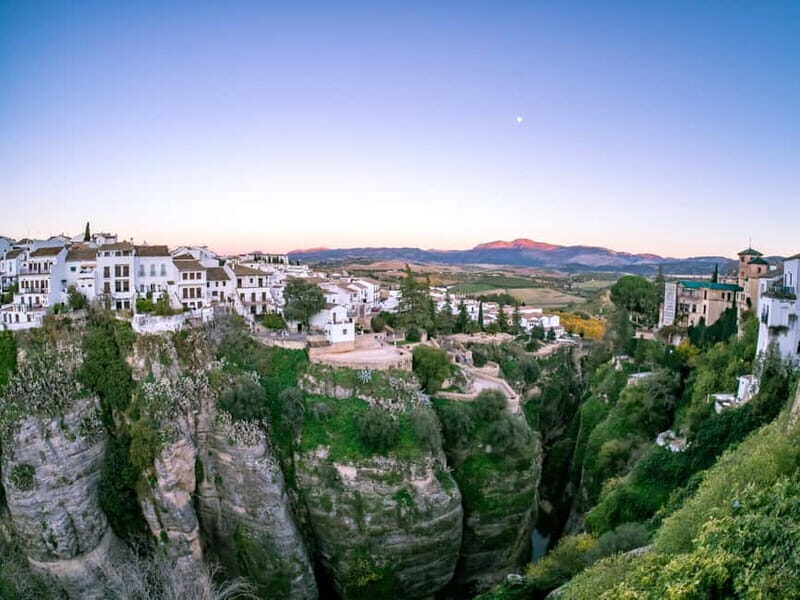 Private Ronda Day Trip Tour from Sevile - Exploring Ronda: A Tapestry of Views and History