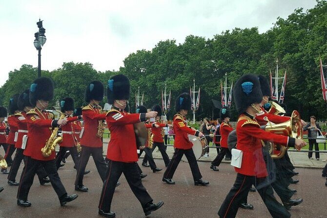 Private Round Trip Airport Transfer Heathrow to London - Who Should Consider This Service?