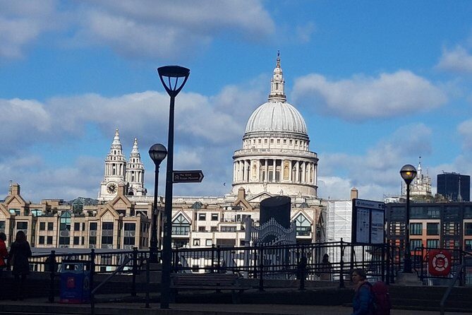 Private Round Trip Transfer from Heathrow Airport to London City - An In-depth Look at the Heathrow to London City Transfer