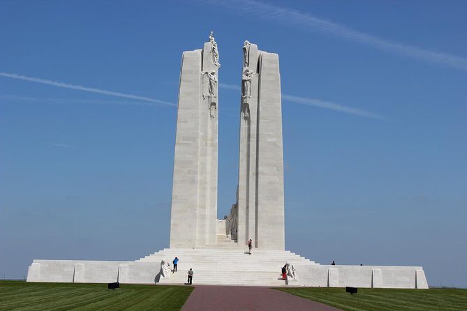 Private Round Trip Transfer to Vimy Ridge from Arras - The Experience in Detail