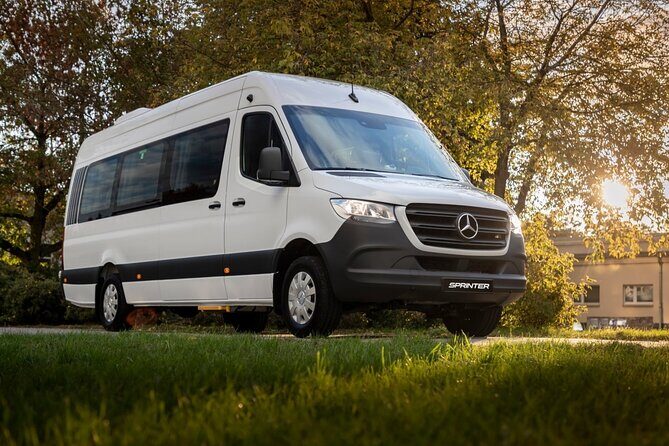 Private Round-trip Transportation from Cancun Airport for 15 passangers - Key Points