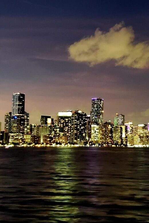 Private Sail Cruise around Miami waterfront - An Inside Look at the Miami Waterfront Sailing Experience