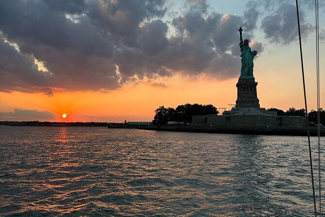 Private Sailboat Guided Tour of New York City - Authentic Reviewer Insights