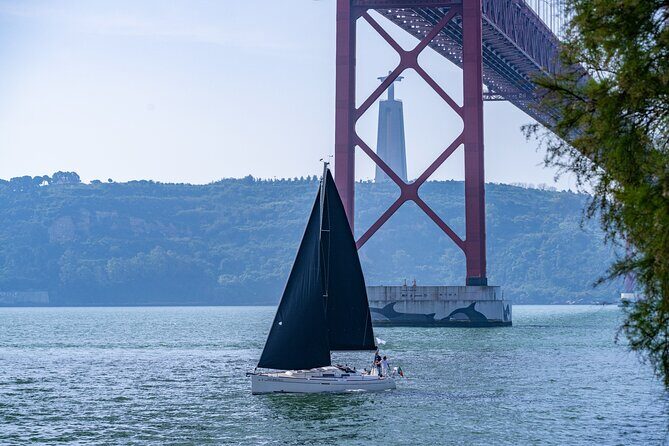 Private sailboat tour in Lisbon - The Experience from a Review Perspective