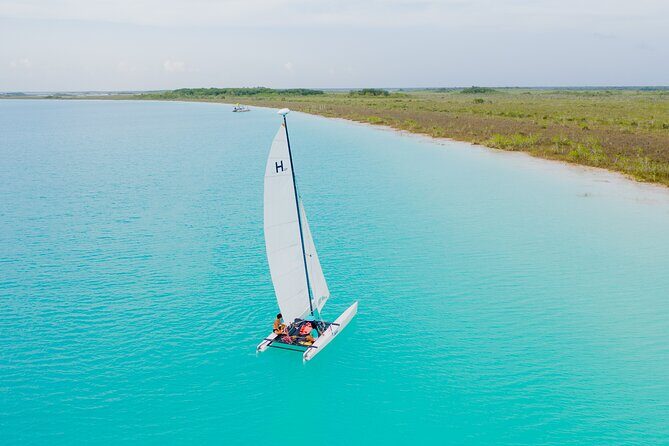 Private Sailing between Mangroves - A Calm and Scenic Way to Discover Bacalar