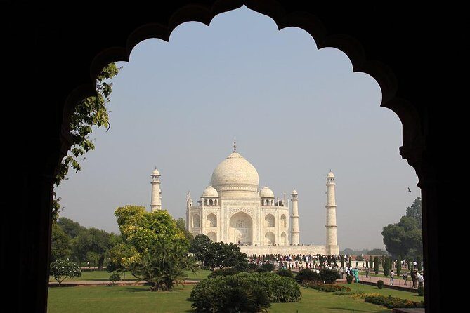 Private Same Day Trip to Taj Mahal with Sunrise & Agra Day Tour from New Delhi - What Travelers Love About This Tour