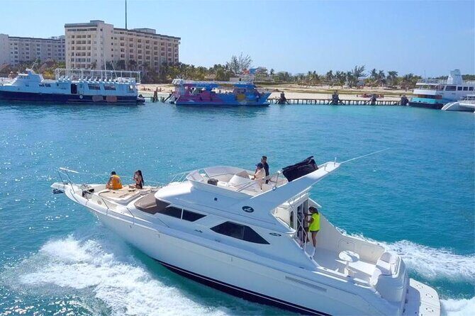 Private SeaRay 47ft Yacht Rental Cancun 23P6 - Authentic Experiences Shared by Travelers