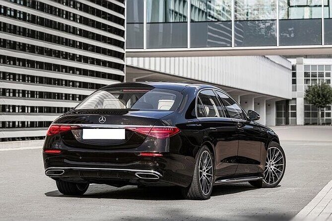 Private Sedan Departure from Rome City to Fiumicino Airport FCO - What to expect at pickup and during the transfer