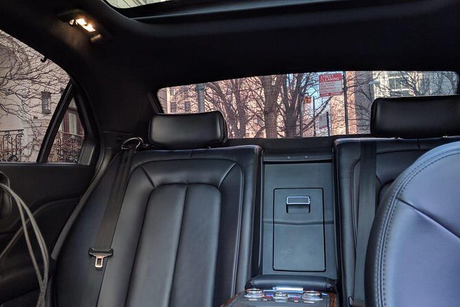 Private Sedan Transfer Between O'Hare airport & Downtown Madison WI - A Detailed Look at the Private Sedan Transfer Experience