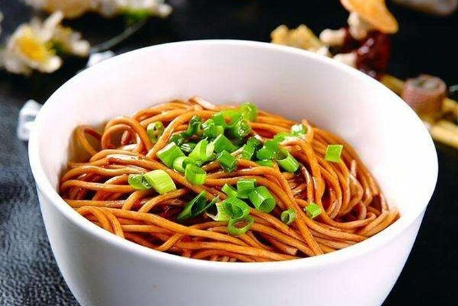 Private Shanghai Evening Street Food Walking and Cruise Tour - Key Points
